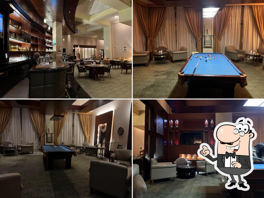 Martinis Bar and Lounge