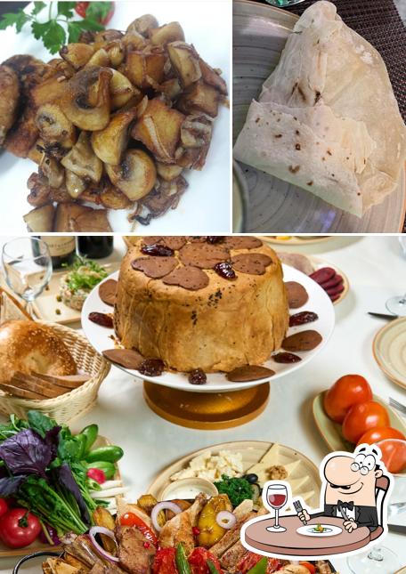 Еда в "Бакинском бульваре"