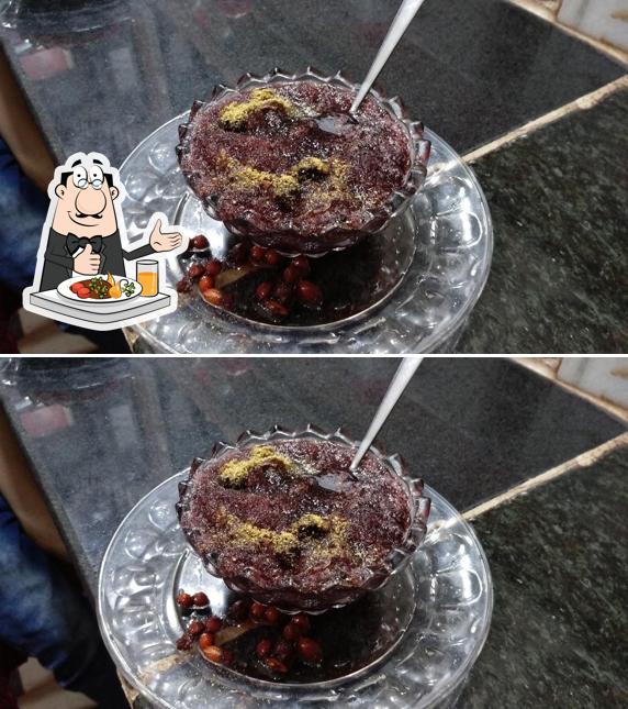 کافه بستنی و آب میوه حاجی بابا