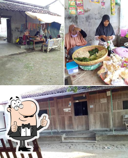 Warung Rujak Hj. Mari'ah