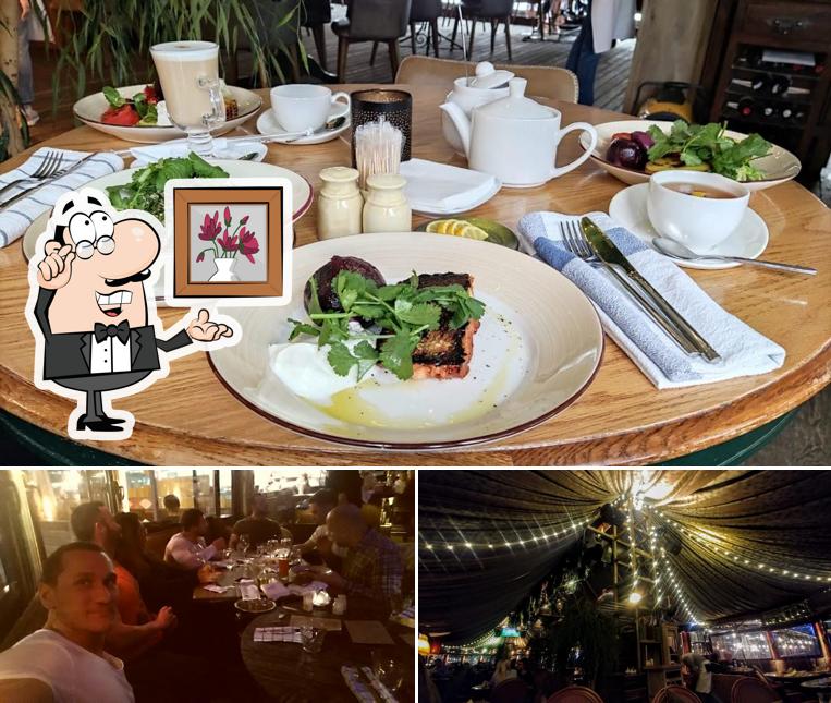 Посмотрите на внутренний интерьер "Шатра"