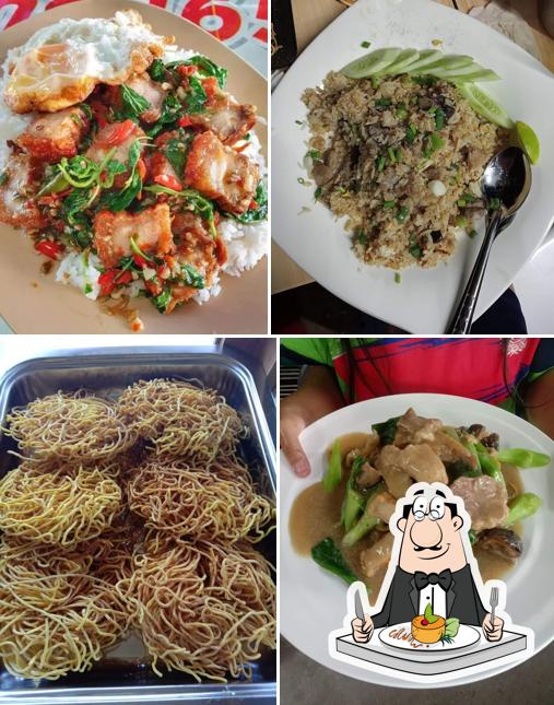 ราดหน้าไชโย ครัวพนัชลดา