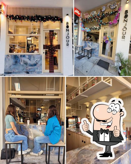 Bonjour Cafe