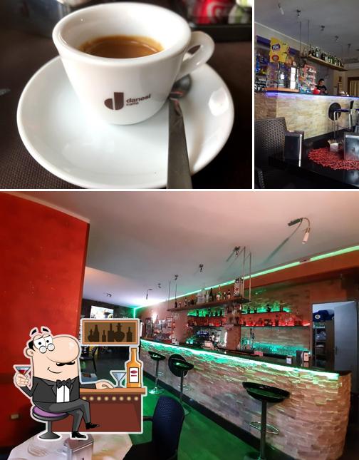 Charlie Bar
