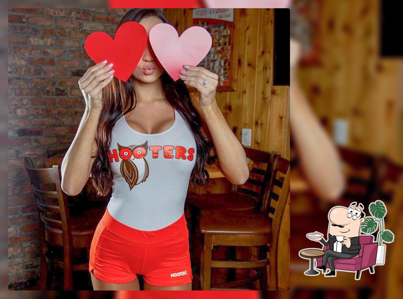 Hooters
