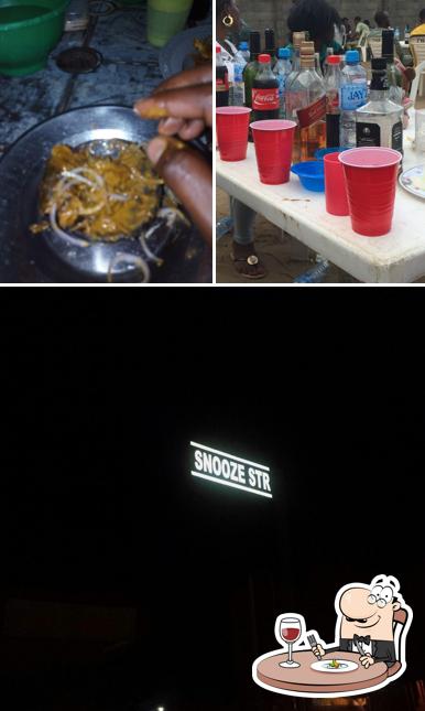 Snooze Inn & Bar
