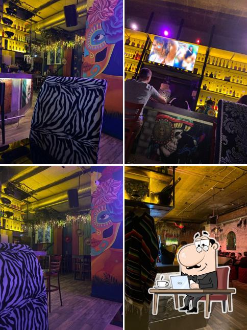 Посмотрите на внутренний интерьер "Дон Хулио"