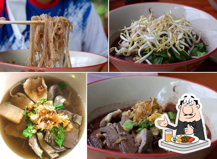ก๋วยเตี๋ยวเครื่องในหมู ตำบลศิลาเพชร อำเภอปัว จังหวัดน่าน