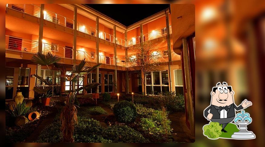 Atrium Restaurant