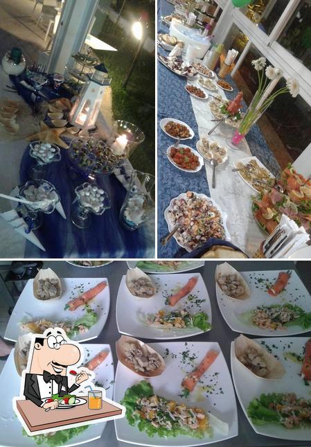 Sailing wine-bar spaghetteria
