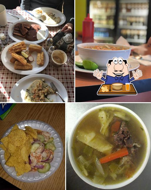 El Salvador Pupuseria Tita's