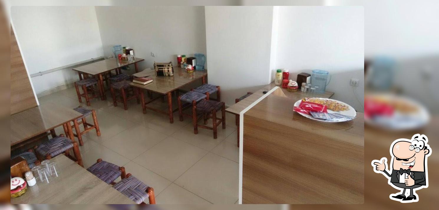 GÜLÜMSETEN TANTUNİ