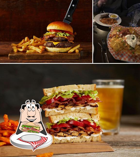 Chucks Roadhouse Bar and Grill