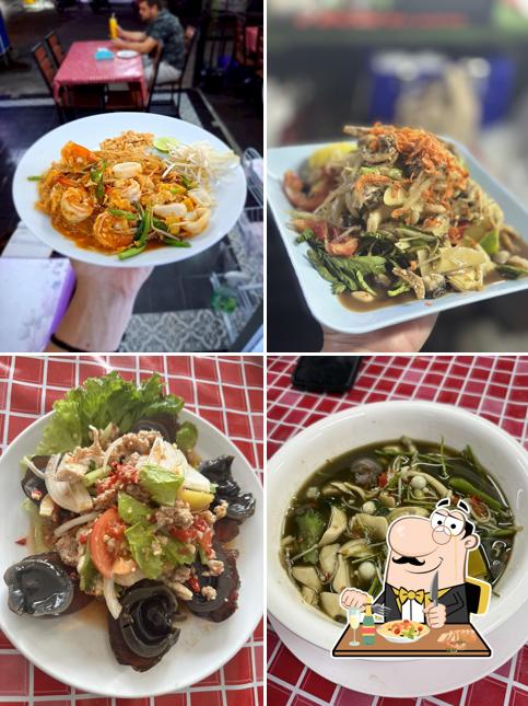 อีสาน E-SAN café ส้มตำลาบ-ก้อย