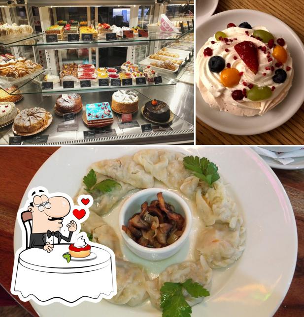 Закажите один из десертов в "Юности"