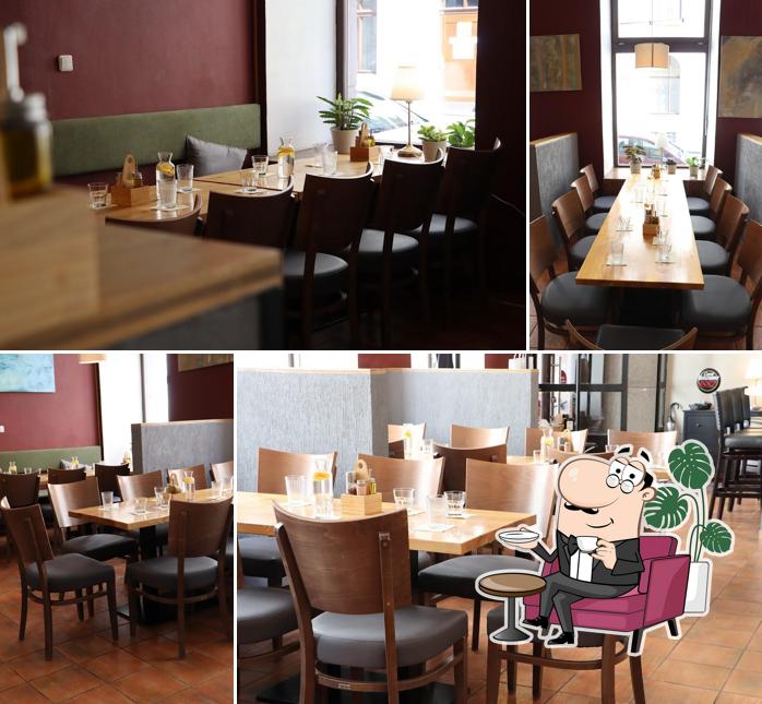 Cafe Minor