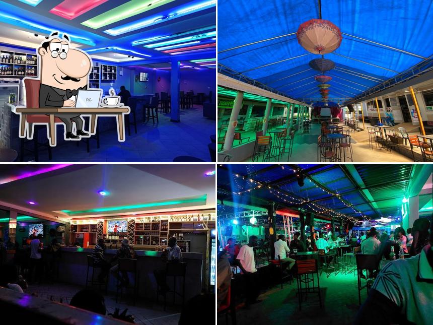 Ferroz Lounge