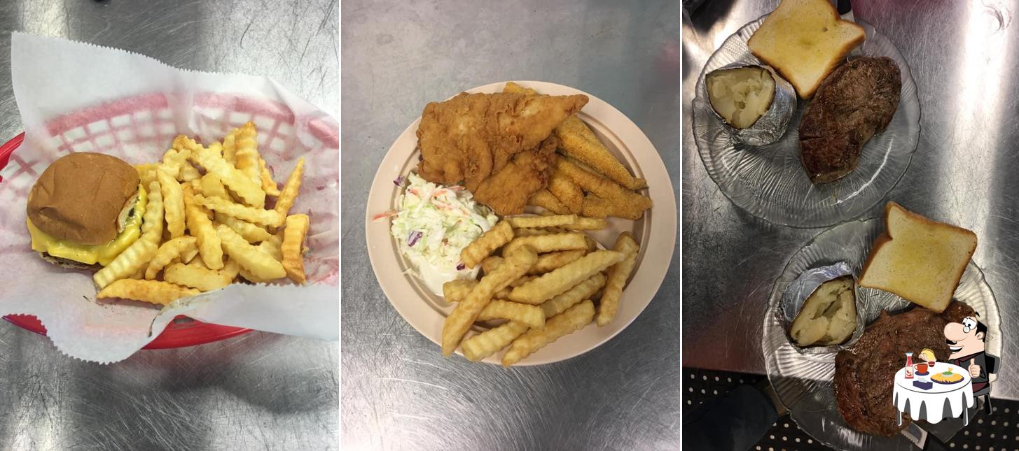 Reel 'Em In Fishhouse