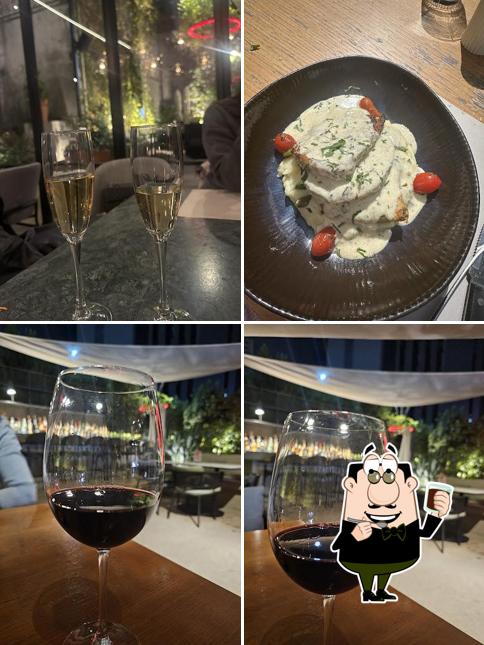 Casper & Gambini's - The Location, Dbayeh