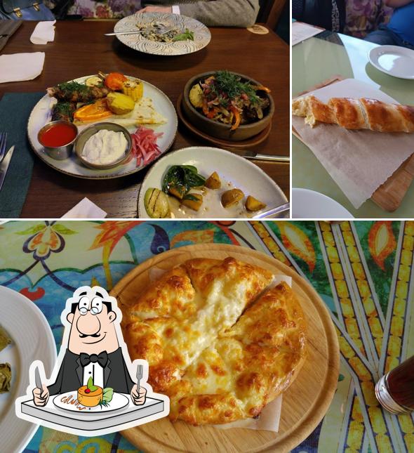 Еда в "Багратиони"