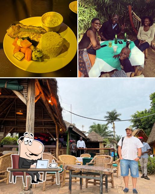 2 Friends Beach Cafe