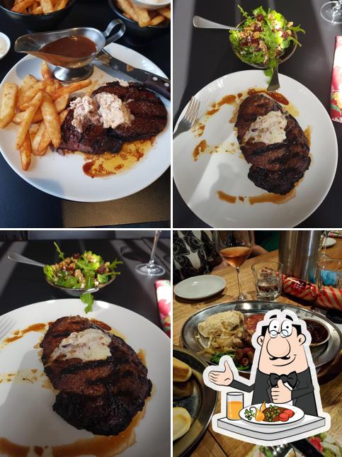 St. Albi Bar & Eatery