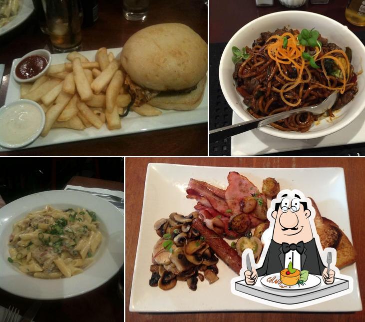 RaceTrack Cafe