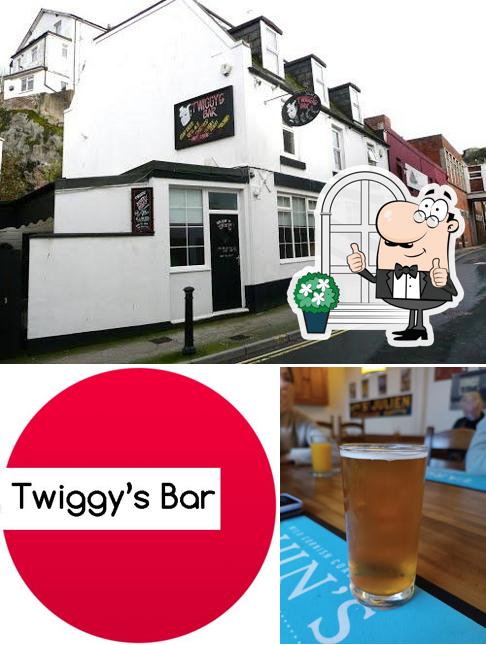 Twiggy's Bar