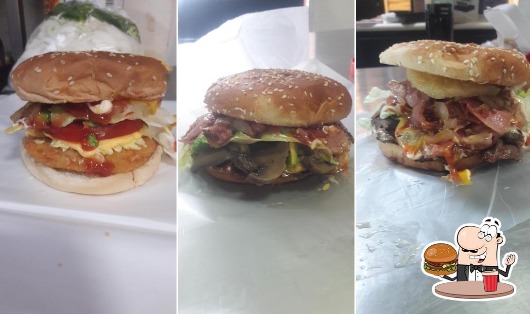 Me-gan hamburguesas al carbón