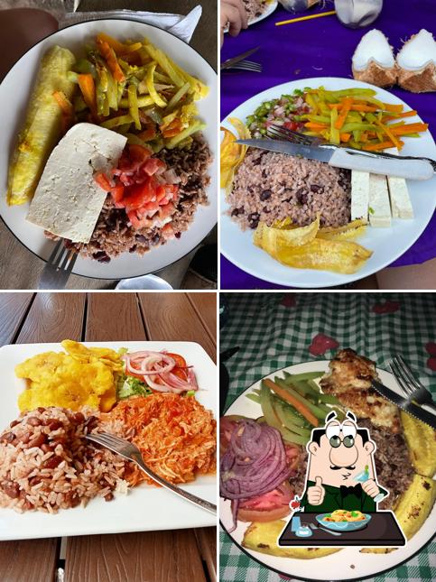 La Bendición de Dios (Restaurante y motos de renta)