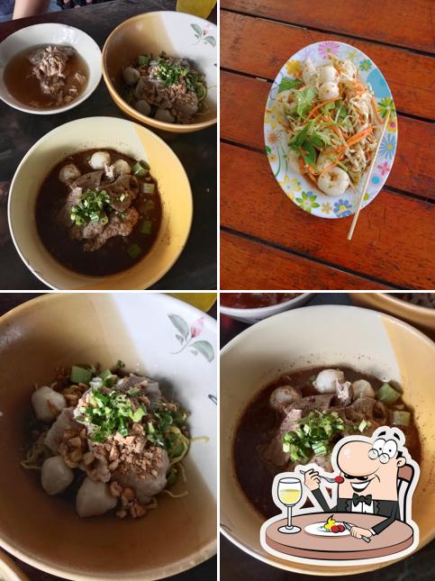 ก๋วยเตี๋ยวเรือ ขนมจีน ยำแซ่บ