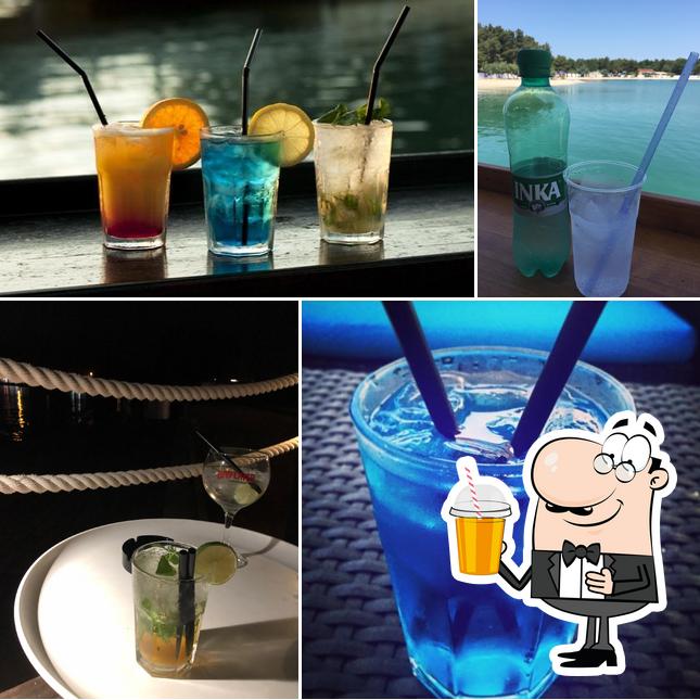 Goldfish Beach Bar