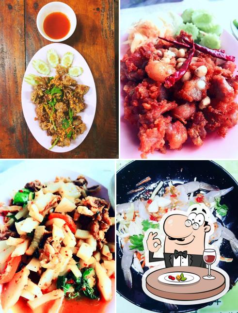 ร้านหนุ่ยอาหารตามสั่งจิ้มจุ่มหม้อดินหมูกระทะ