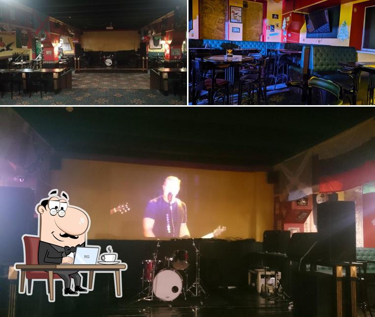 Забронируйте столик в "Harat's pub (Хэрате'се Паб)"