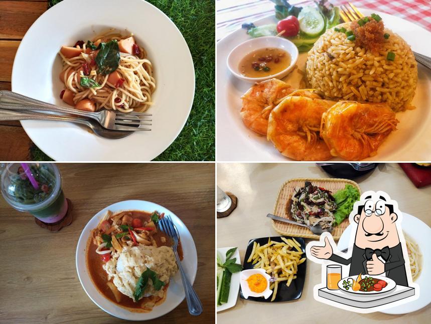 13Mituna Cafe