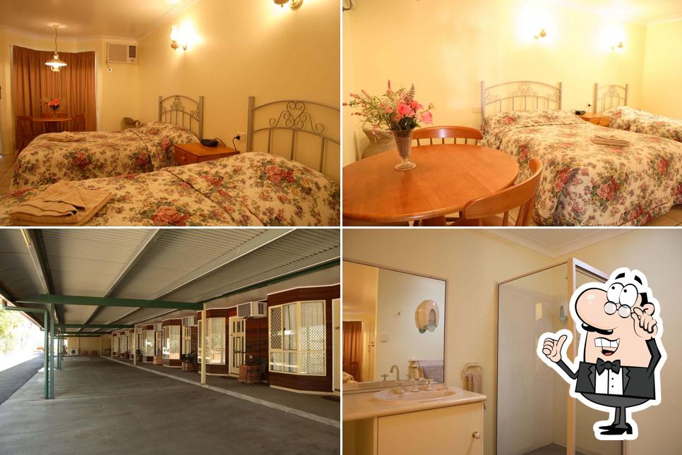 Bottlebrush Motel