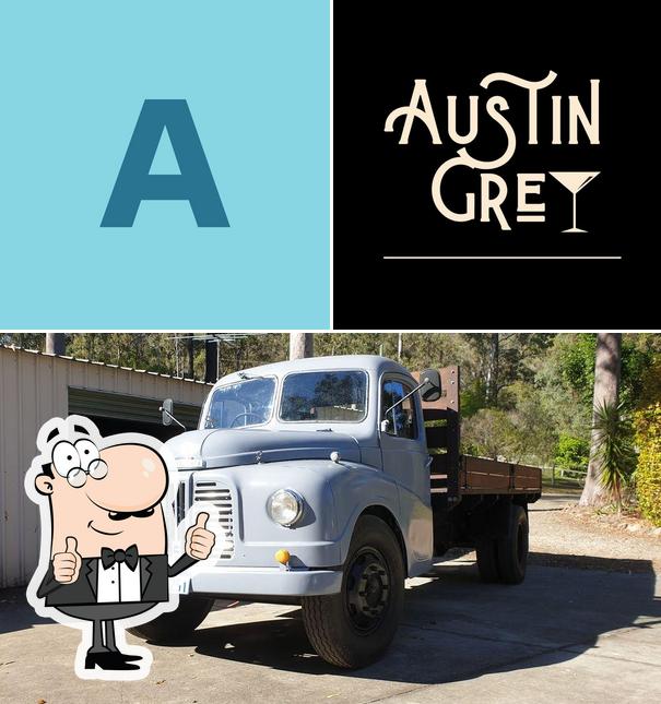 Austin Grey Bar