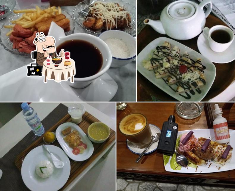 BLUMM CAFE