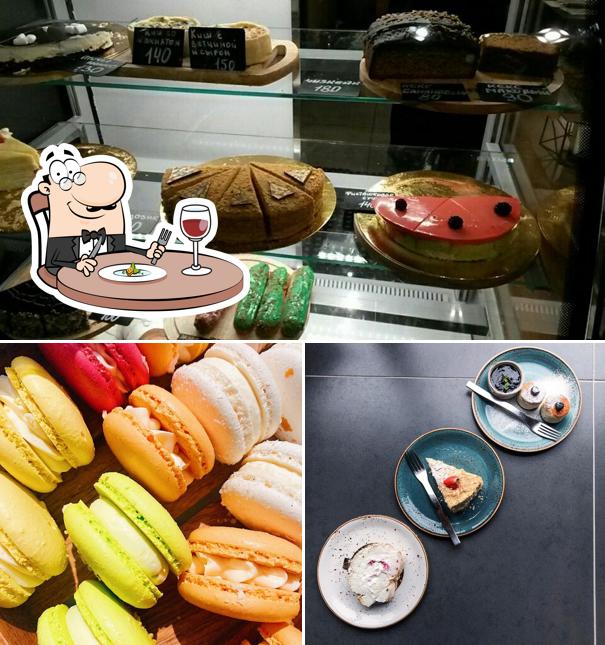 Блюда в "Сладостях И Радостях"