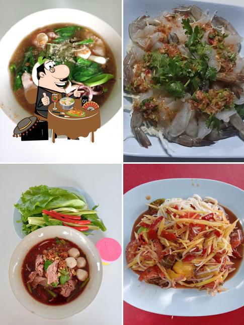 ร้านก๋วยเตี๋ยว ตามสั่ง By เฮียตึ๊