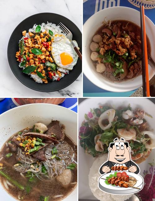 ก๋วยเตี๋ยวเรือนายกว้าง