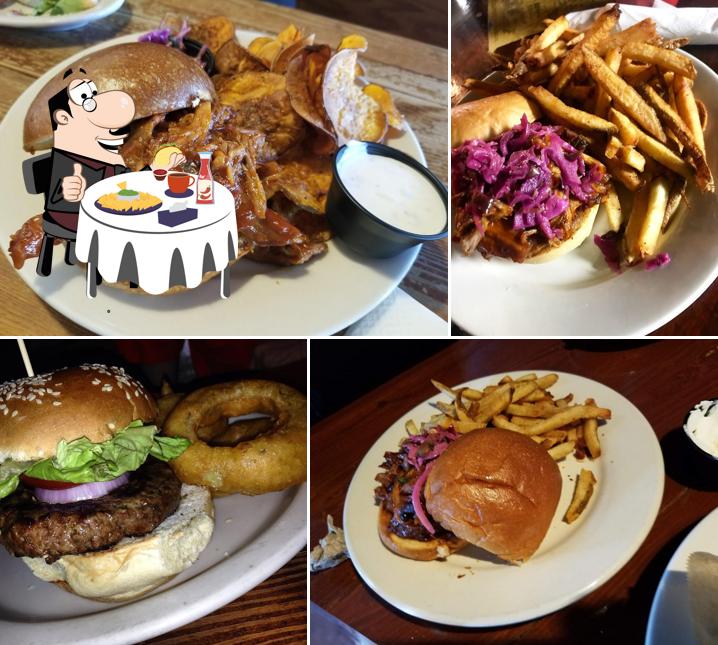 Twain's Brewpub & Billiards