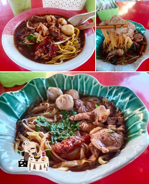 ร้านก๋วยเตี๋ยวเรือบ้านบัว&ตามสั่ง