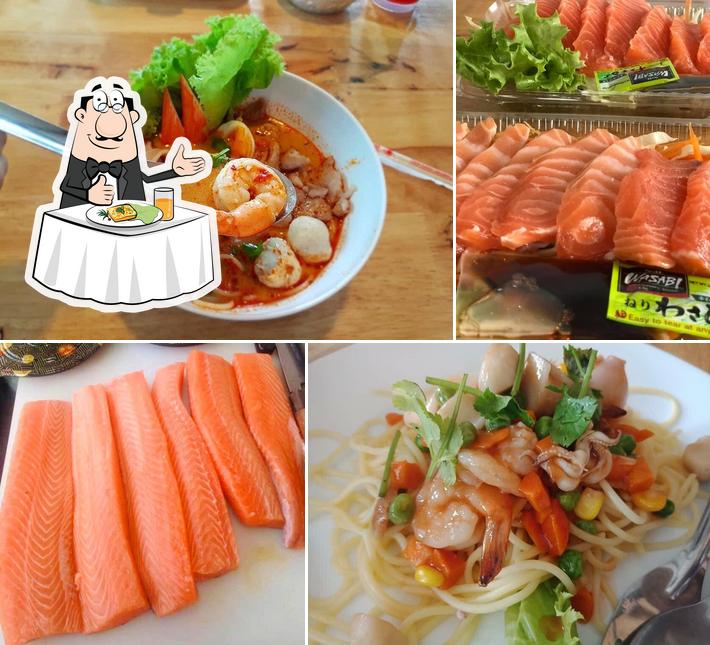 พักยก Noodles Bar & Cafe