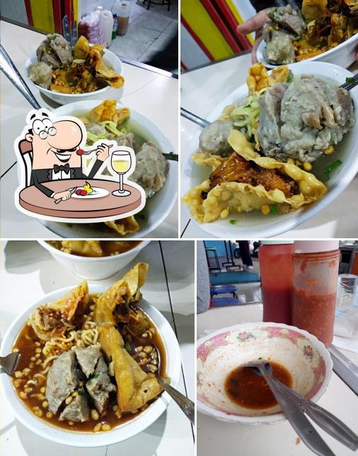 Bakso Urat & Beranak 7 Rasa