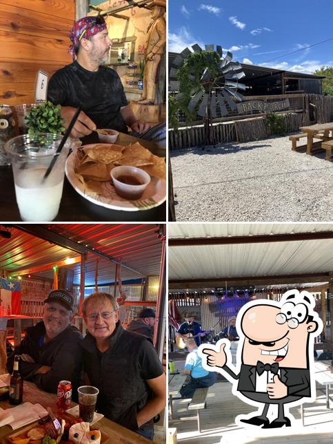 The Back Porch Bar & Grill at The Historic Leakey Inn