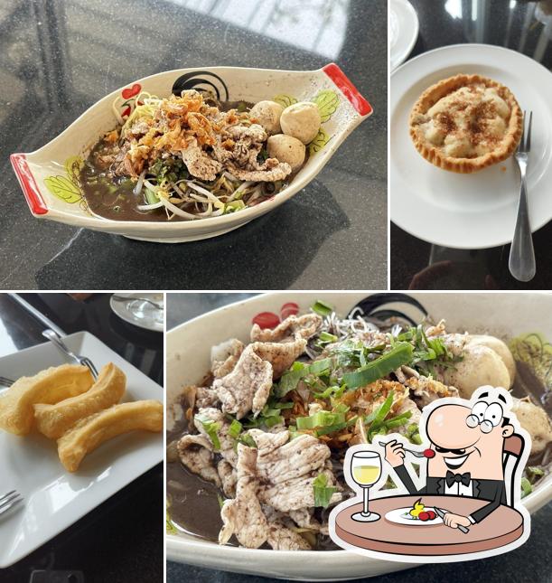 Chern Khaek Dak Khao Cafe’ & Restaurant