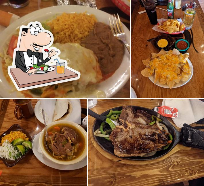 Los Tres Magueyes Cantina & Grill