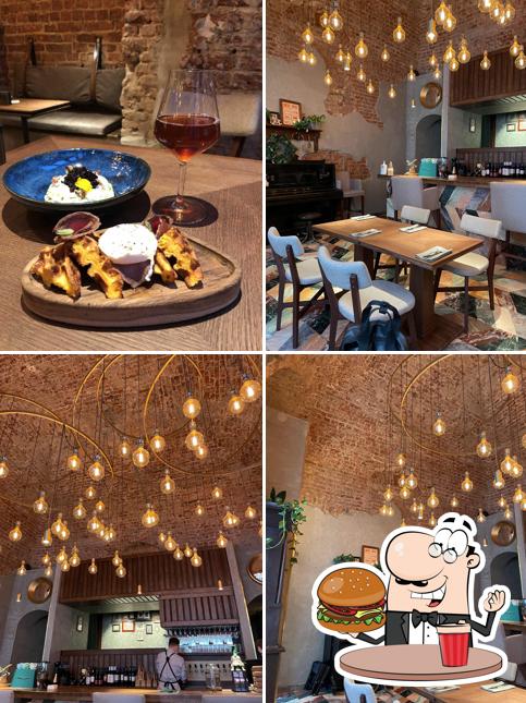 Попробуйте гамбургеры в "Études Café"