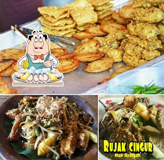 Rujak Cingur Mak Rodiyah